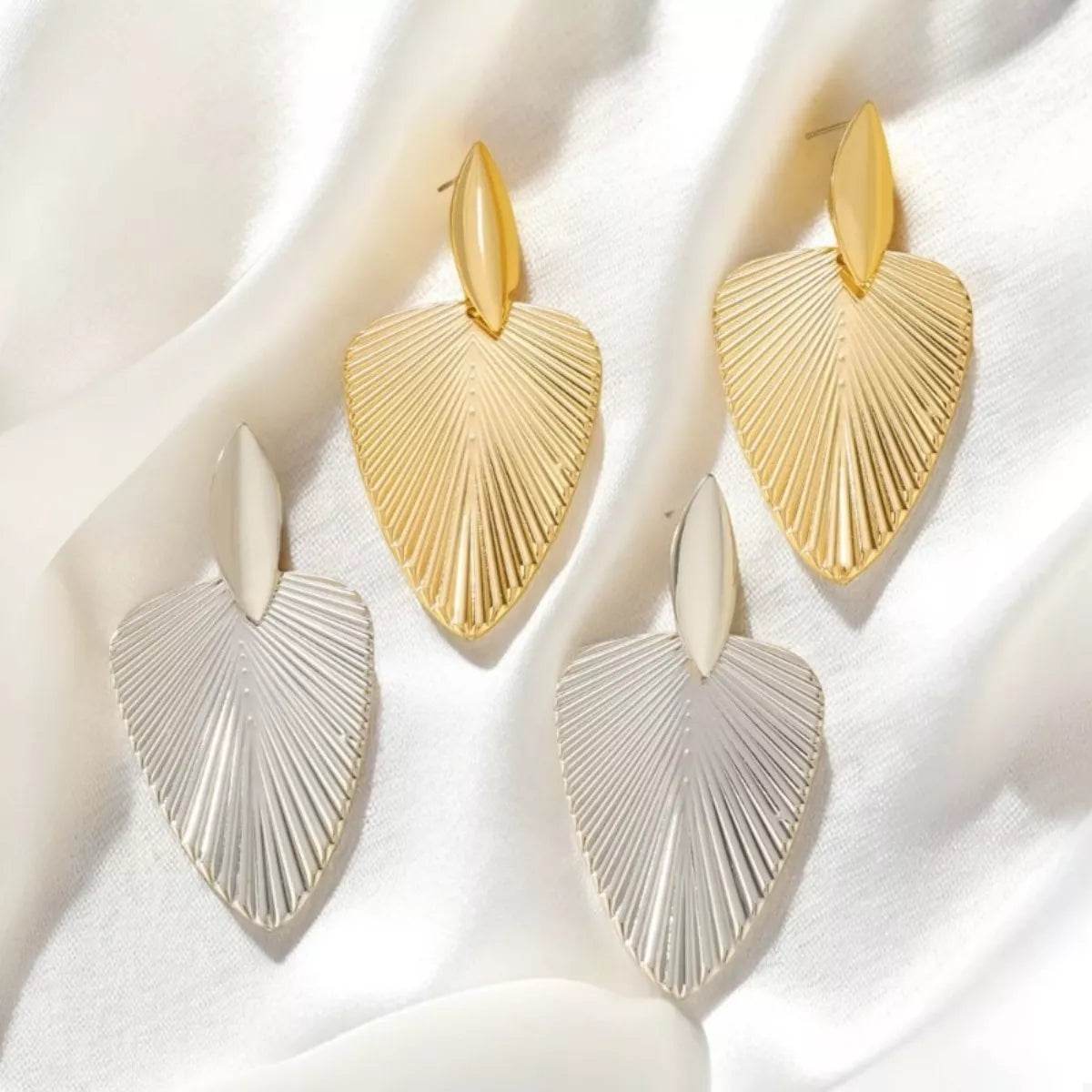Alloy Textured Earrings - ELY VESSA LLC