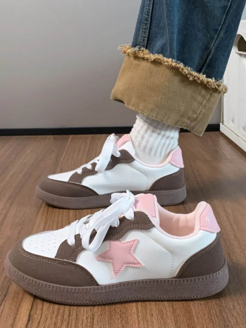 Contrast Star Lace-Up Athletic Sneakers - ELY VESSA LLC