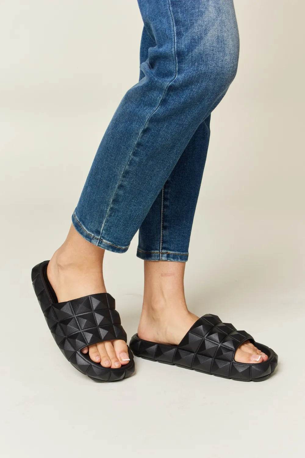 WILD DIVA Pyramid Stud Toe Band Footbed Sandals - ELY VESSA LLC