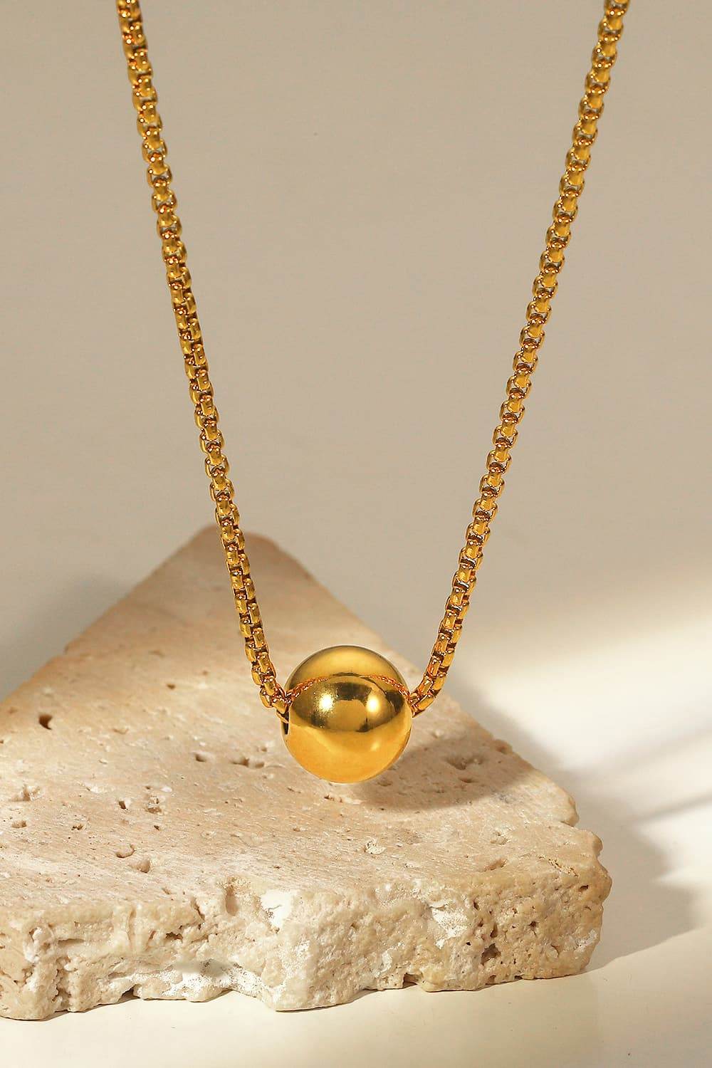 18K Gold-Plated Round Shape Pendant Necklace - ELY VESSA LLC