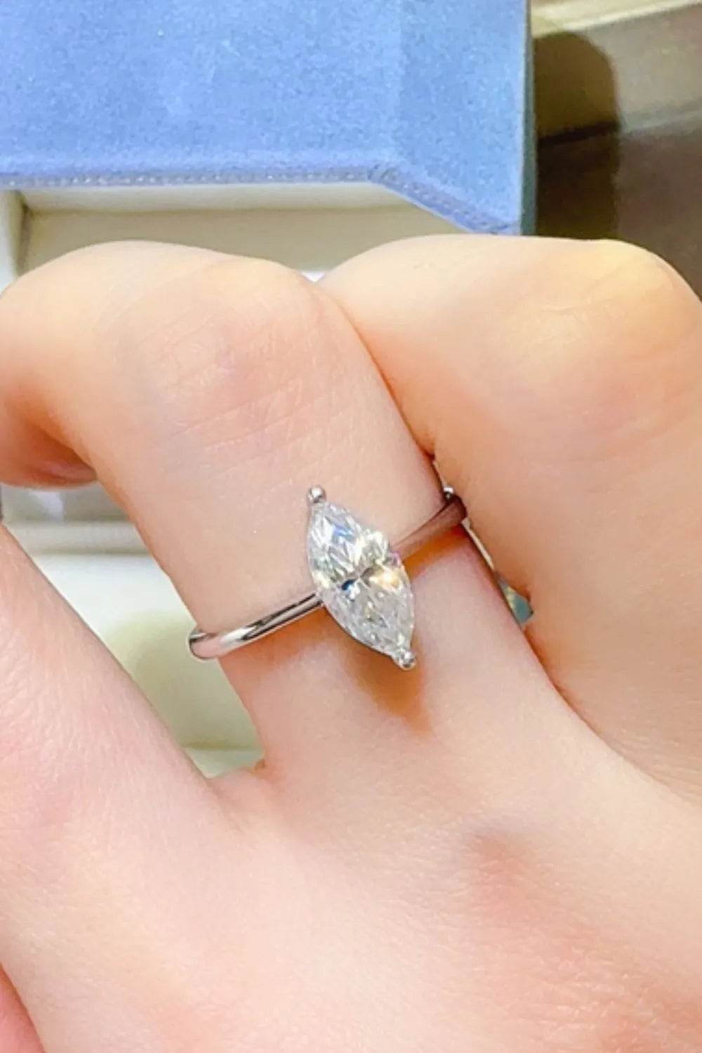 2 Carat Moissanite 925 Sterling Silver Ring - ELY VESSA LLC