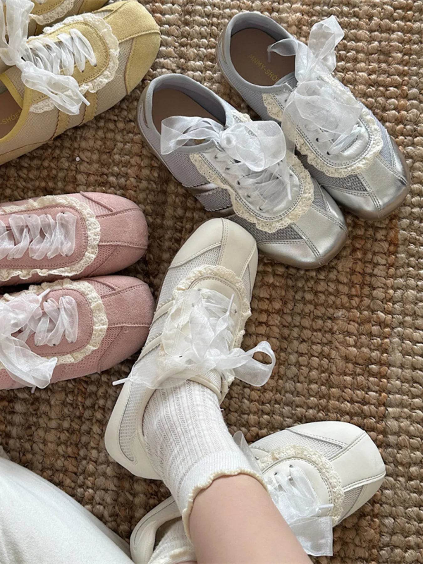 Round Toe Lace Up Sneakers - ELY VESSA LLC