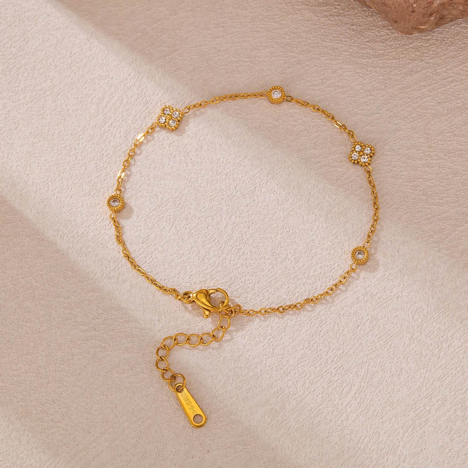 18K Gold-Plated Titanium Steel Inlaid Zircon Bracelet - ELY VESSA LLC