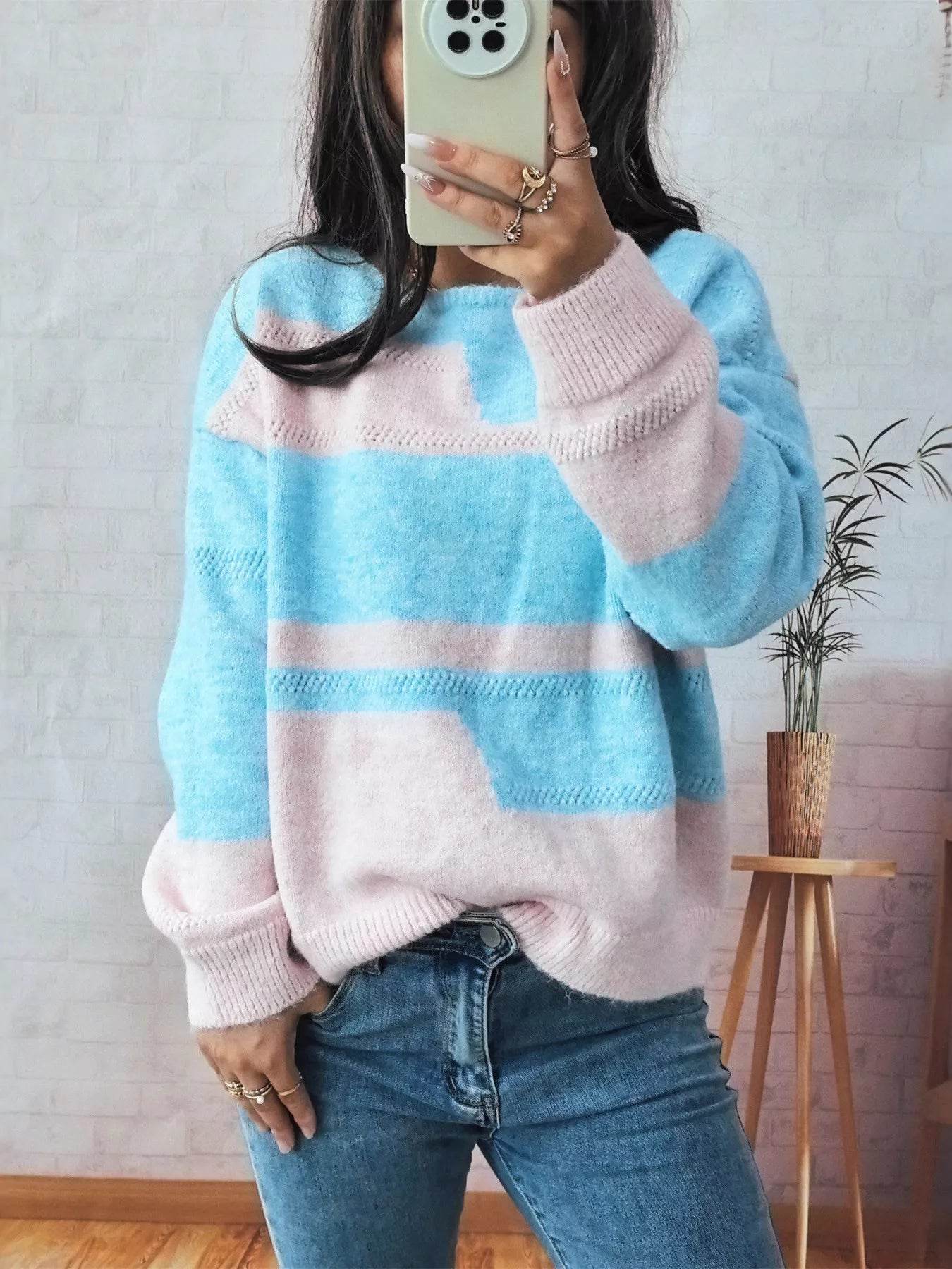 Color Block Round Neck Sweater - ELY VESSA LLC