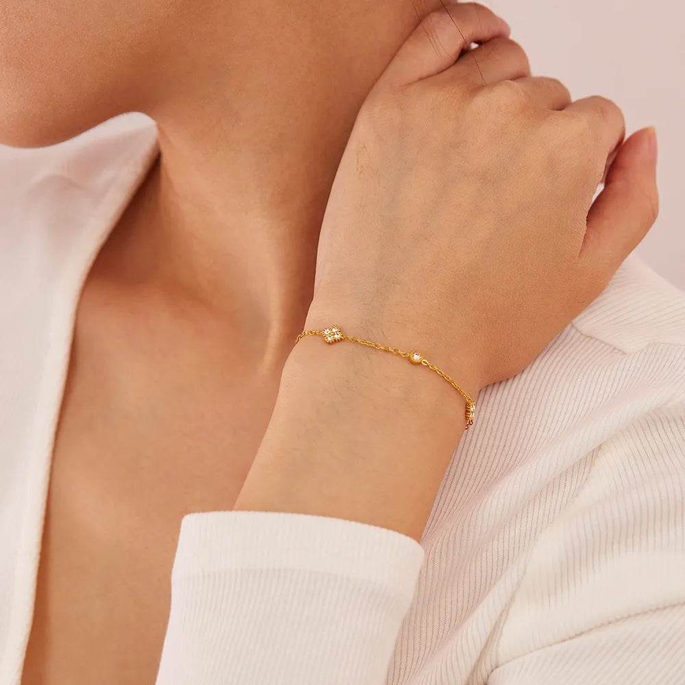 18K Gold-Plated Titanium Steel Inlaid Zircon Bracelet - ELY VESSA LLC