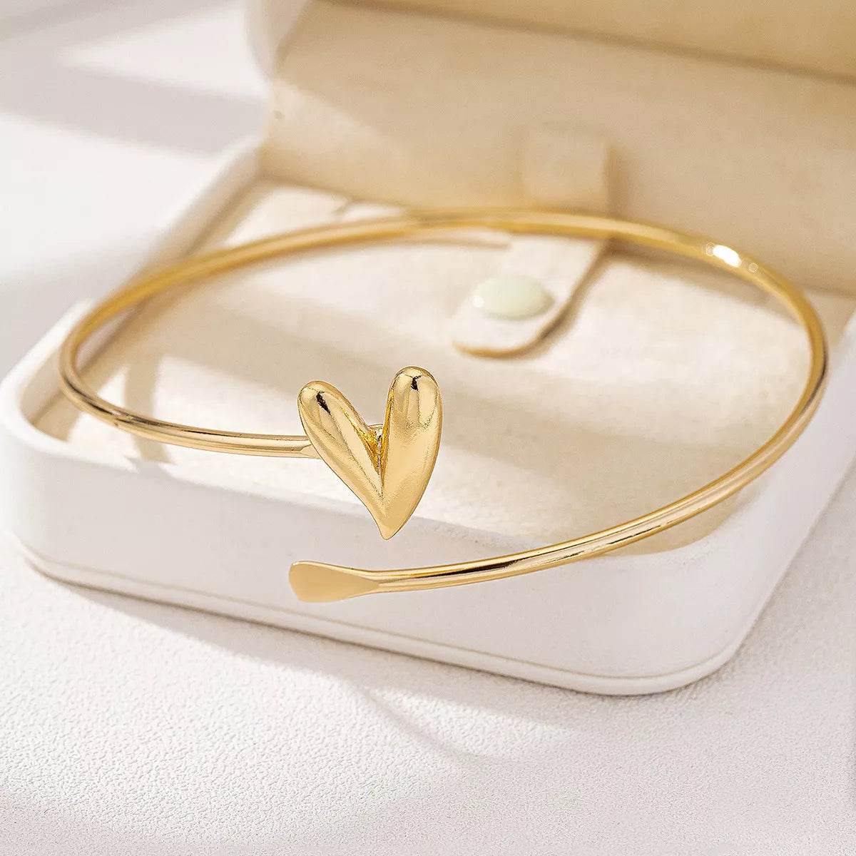 18K Gold-Plated Heart Adjustable Open Bracelet - ELY VESSA LLC