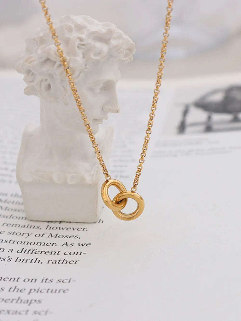 18K Gold-Plated Titanium Steel Hoop Pendant Necklace - ELY VESSA LLC