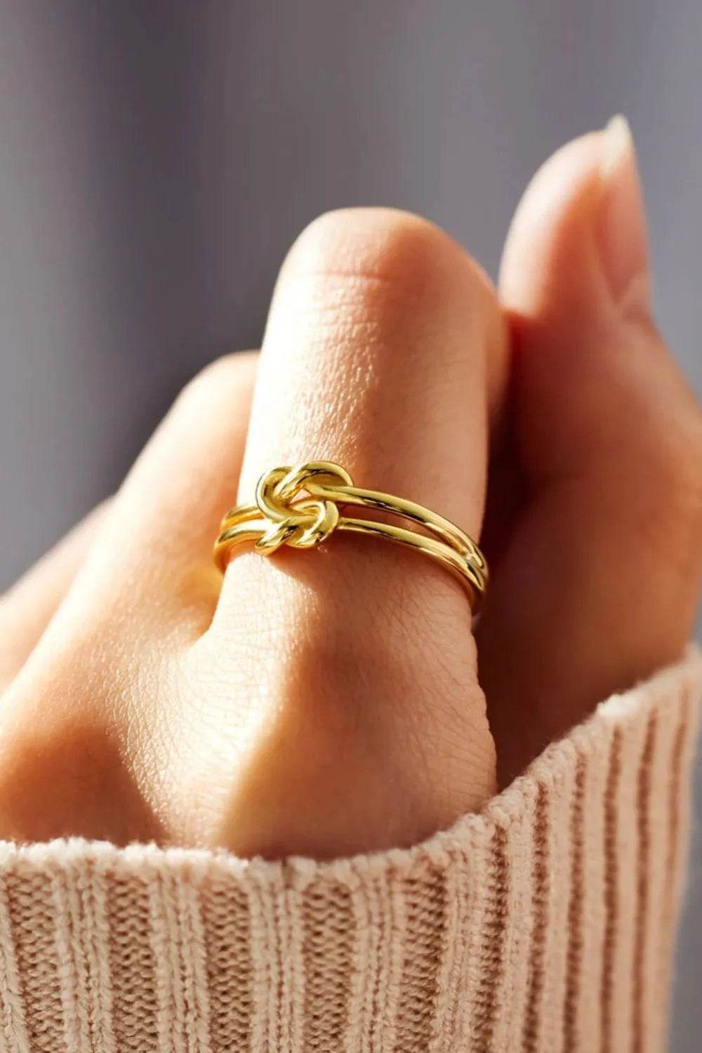 925 Sterling Silver Knotted Ring - ELY VESSA LLC