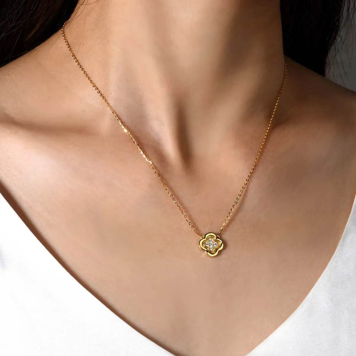 925 Sterling Silver Moissanite Leaf Clover Necklace - ELY VESSA LLC