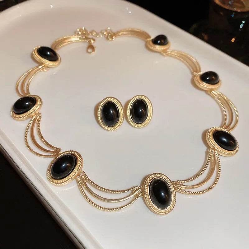Alloy Oval Gemstone Necklace - ELY VESSA LLC