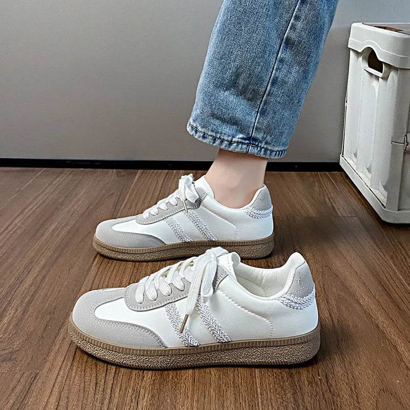 Contrast Lace Up Round Toe Sneakers - ELY VESSA LLC