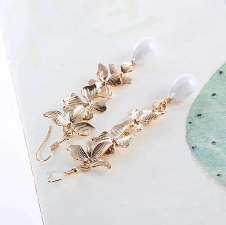 Alloy Flower Synthetic Pearl Earrings - ELY VESSA LLC