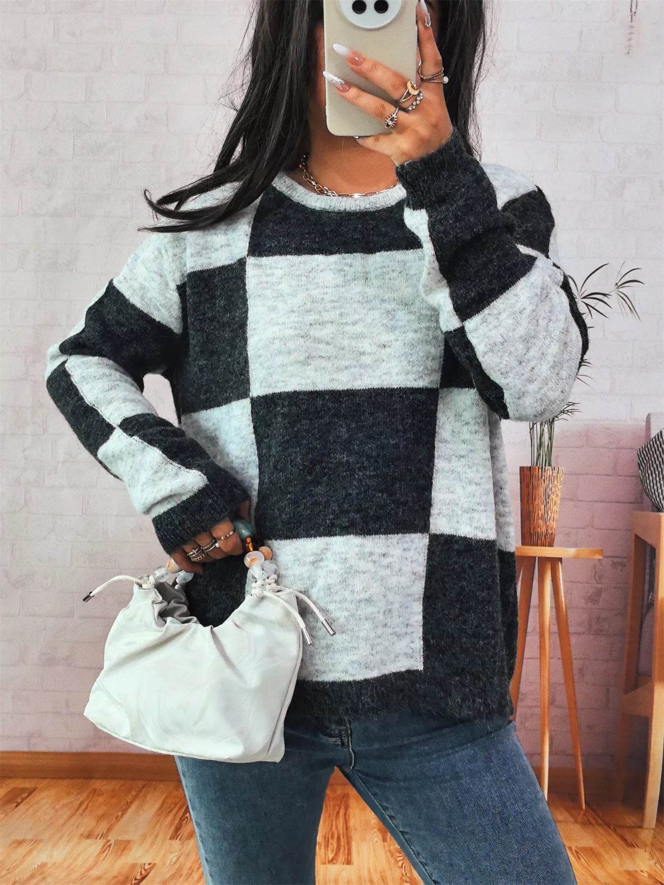 Color Block Round Neck Sweater - ELY VESSA LLC