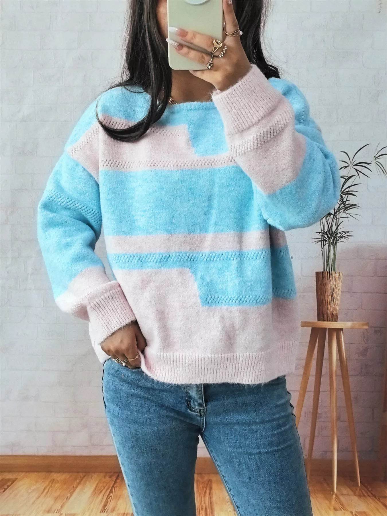 Color Block Round Neck Sweater - ELY VESSA LLC