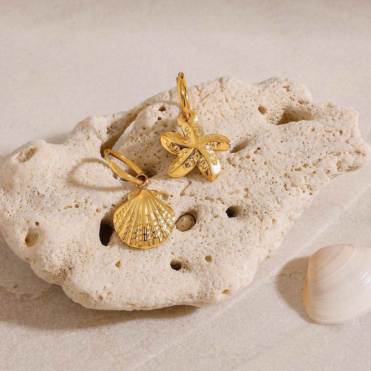Vintage Gold Seashell & Starfish Drop Earrings - ELY VESSA LLC