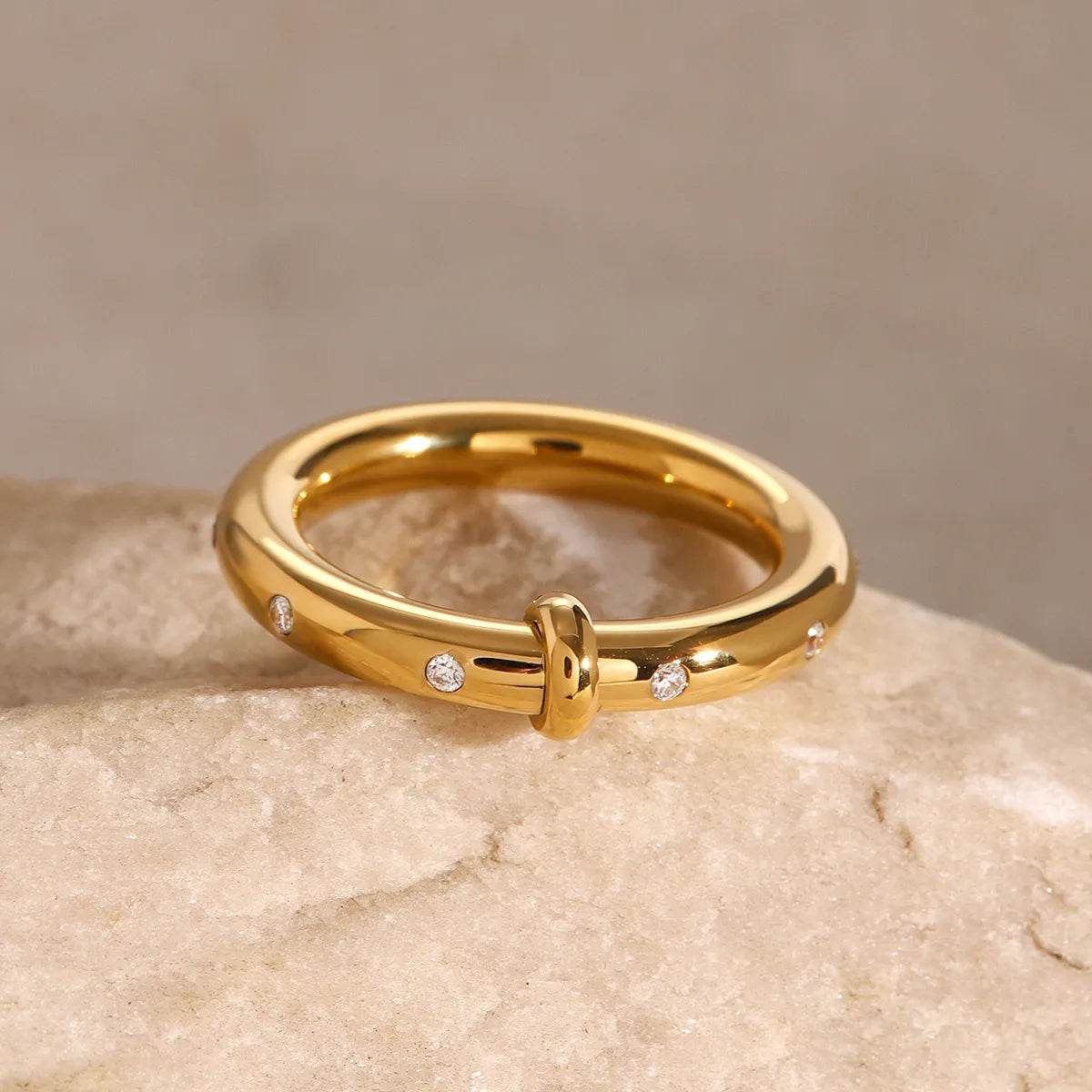 18K Gold-Plated Stainless Steel Rhinestone Ring - ELY VESSA LLC