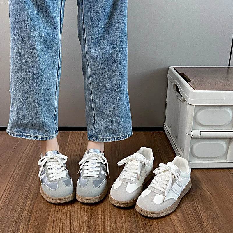 Contrast Lace Up Round Toe Sneakers - ELY VESSA LLC