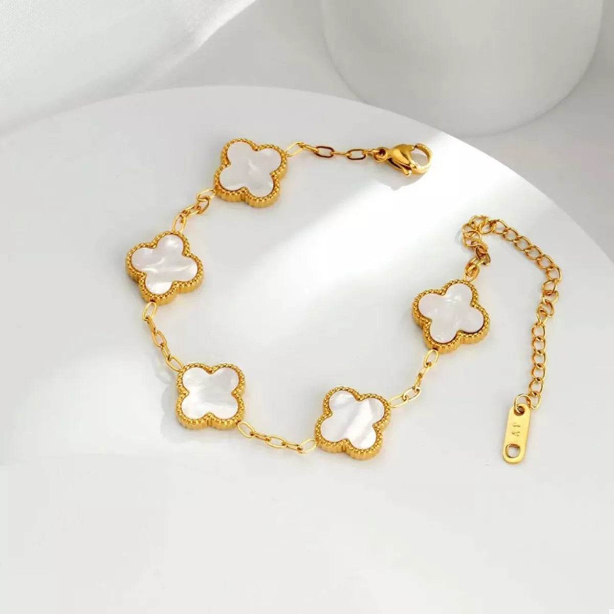 18K Gold-Plated Titanium Steel Clover Bracelet - ELY VESSA LLC