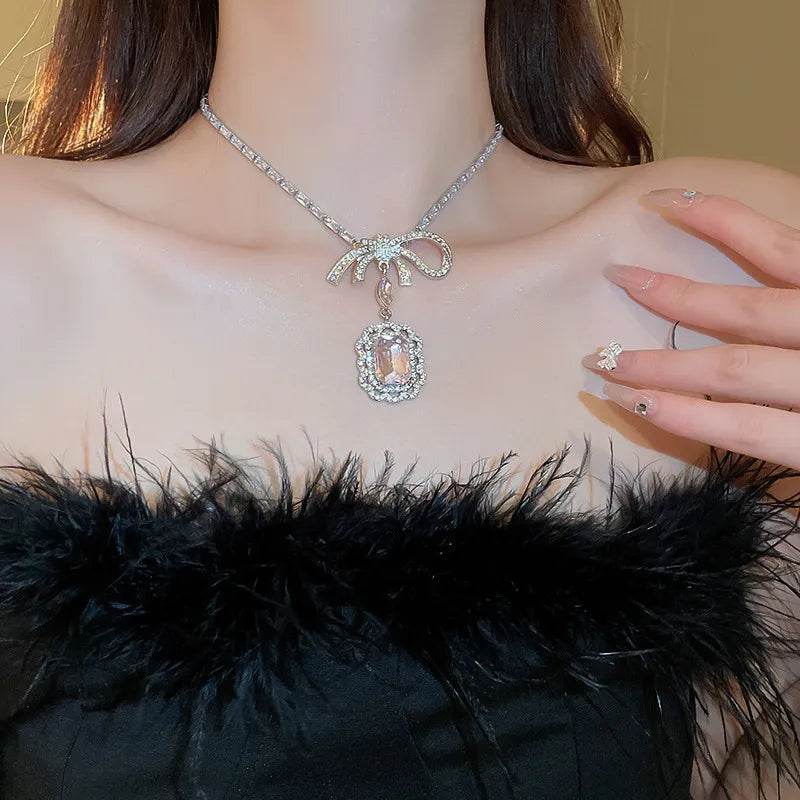 Alloy Crystal Geometric Pendant Necklace - ELY VESSA LLC