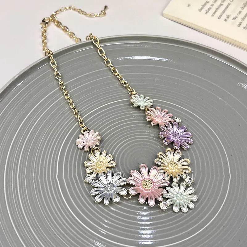 Alloy Rhinestone Daisy Necklace - ELY VESSA LLC