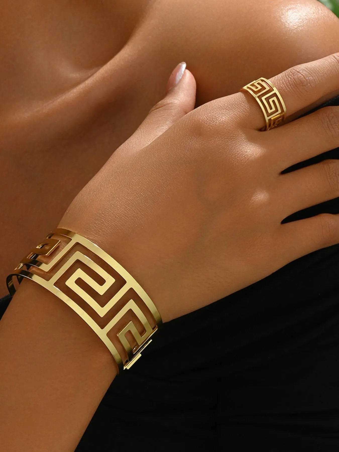 18K Gold-Plated Stainless Steel Geometric Bracelet and Ring Jewelry Set - ELY VESSA LLC