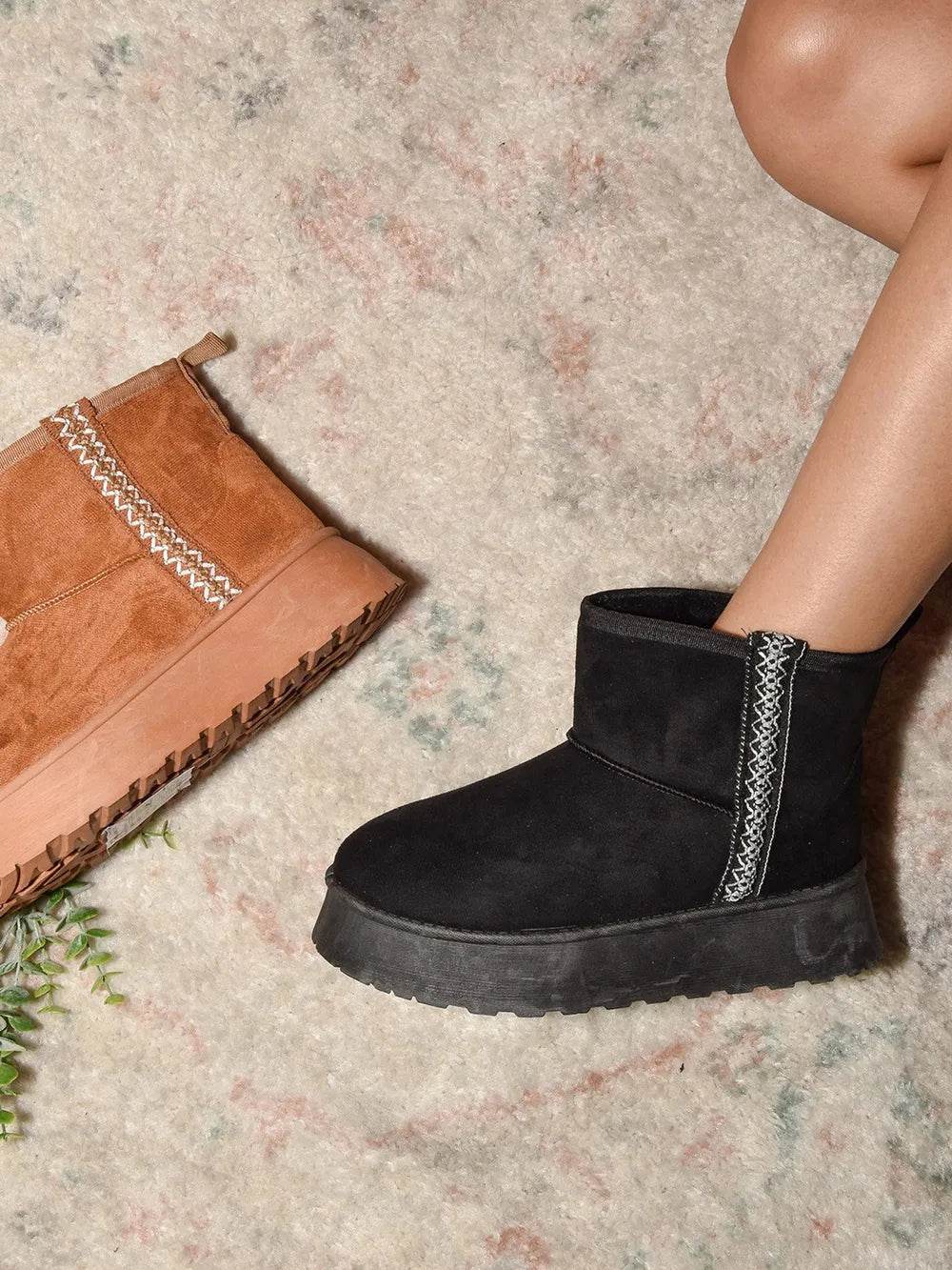 WILD DIVA Round Toe Platform Boots - ELY VESSA LLC