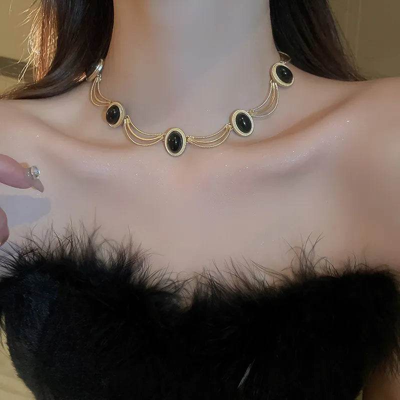 Alloy Oval Gemstone Necklace - ELY VESSA LLC