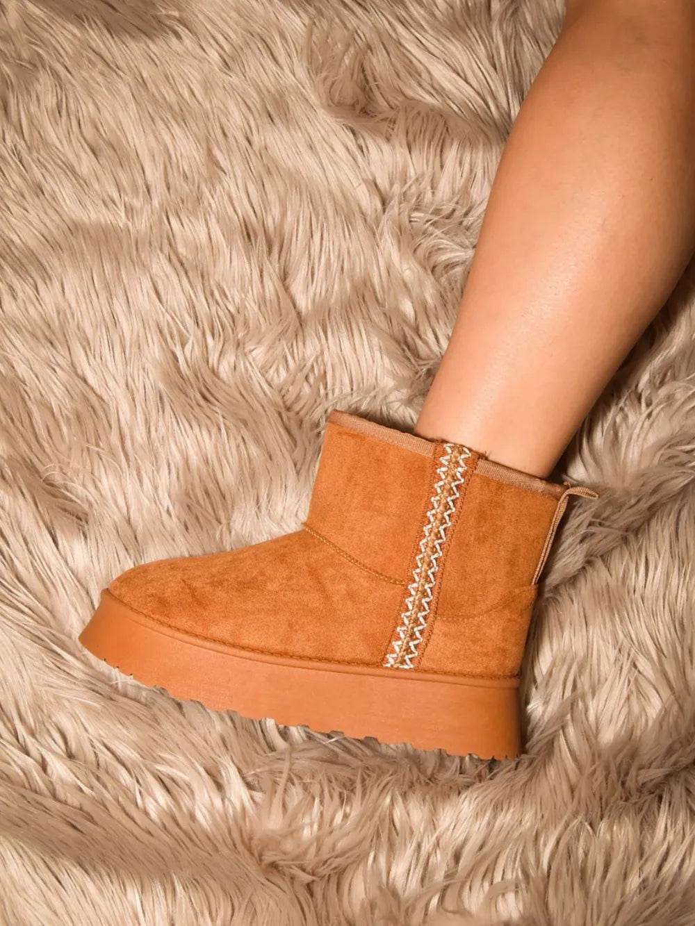 WILD DIVA Round Toe Platform Boots - ELY VESSA LLC