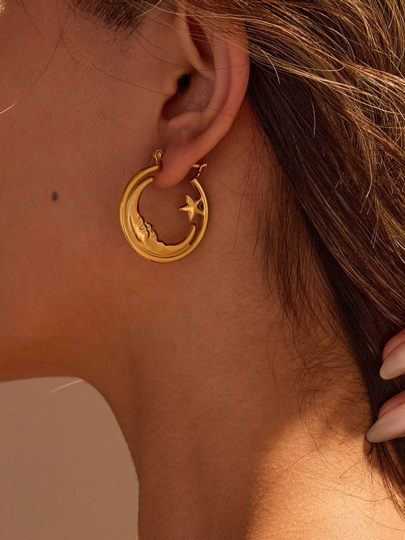 18K Gold-Plated Crescent Moon Star Hoop Earrings - ELY VESSA LLC