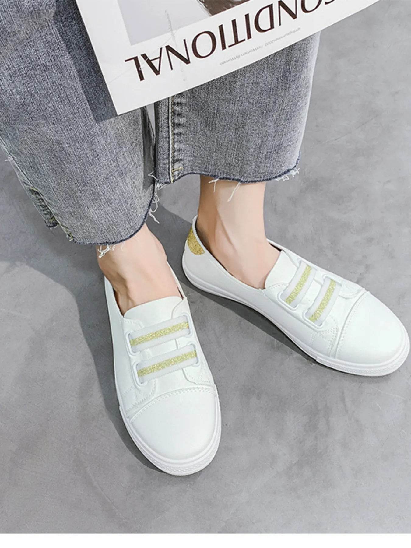 Round Toe Flat Sneakers - ELY VESSA LLC