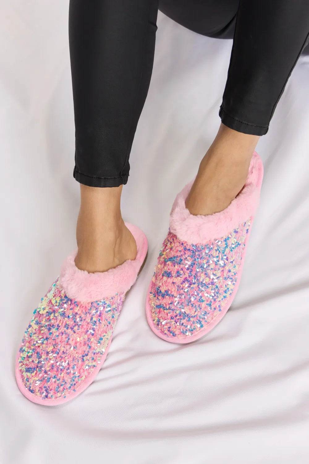 Forever Link Sequin Plush Round Toe Slippers - ELY VESSA LLC