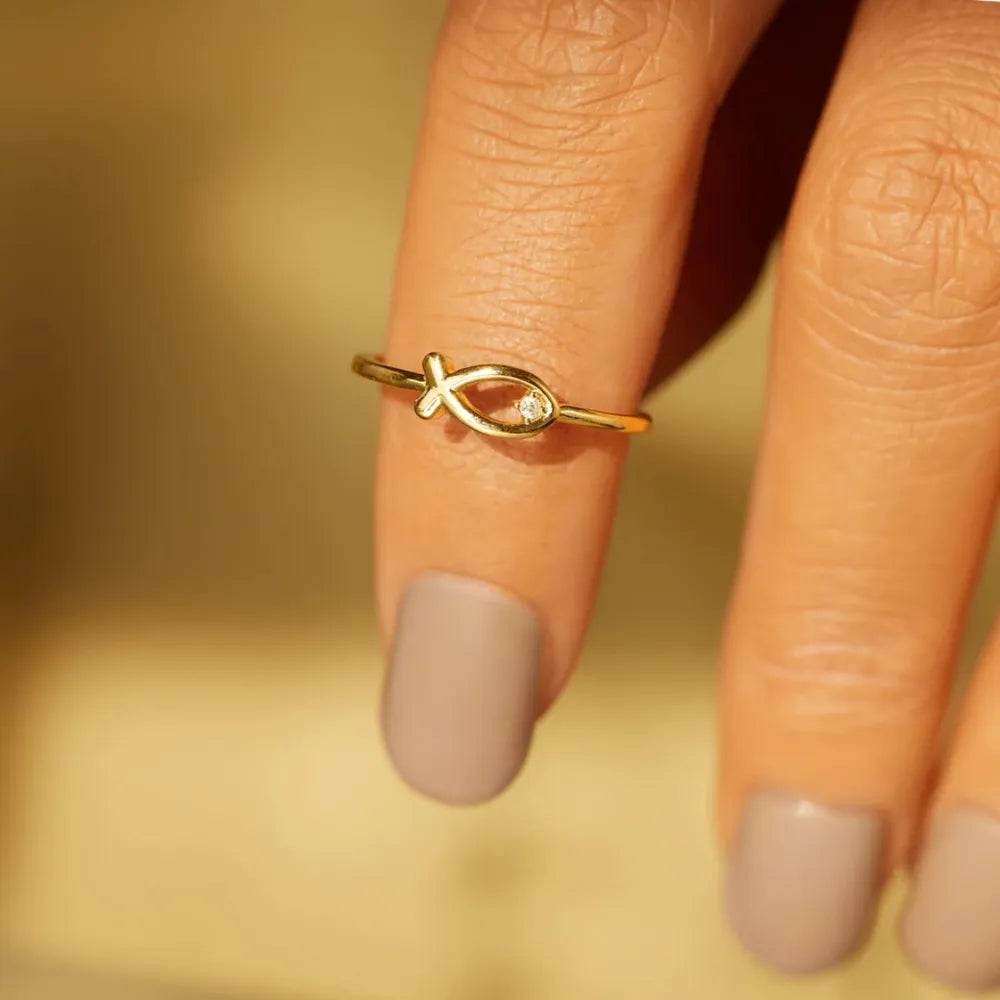 925 Sterling Silver Inlaid Zircon Fish Ring - ELY VESSA LLC