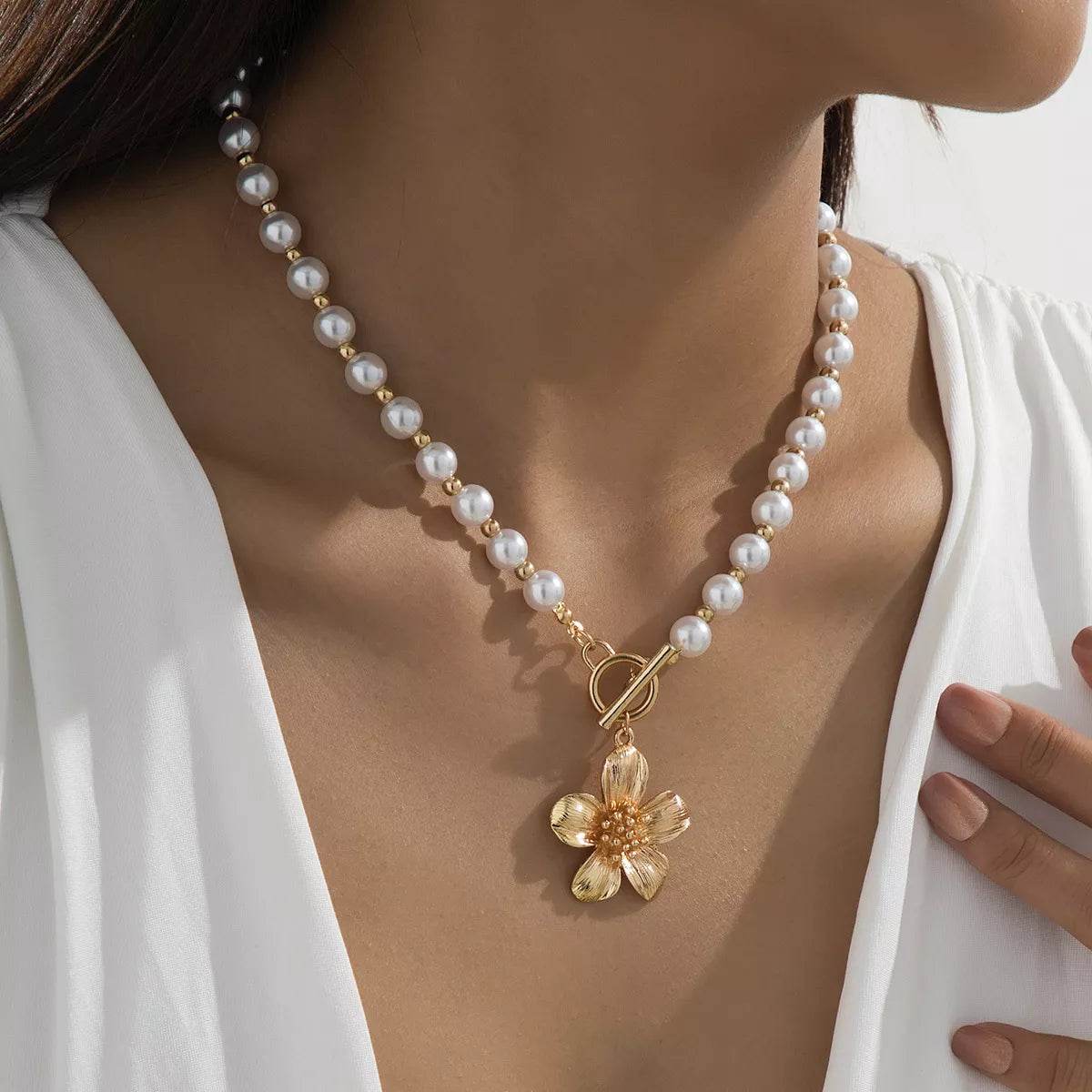 18K Gold-Plated Pearl Flower Pendant Necklace - ELY VESSA LLC