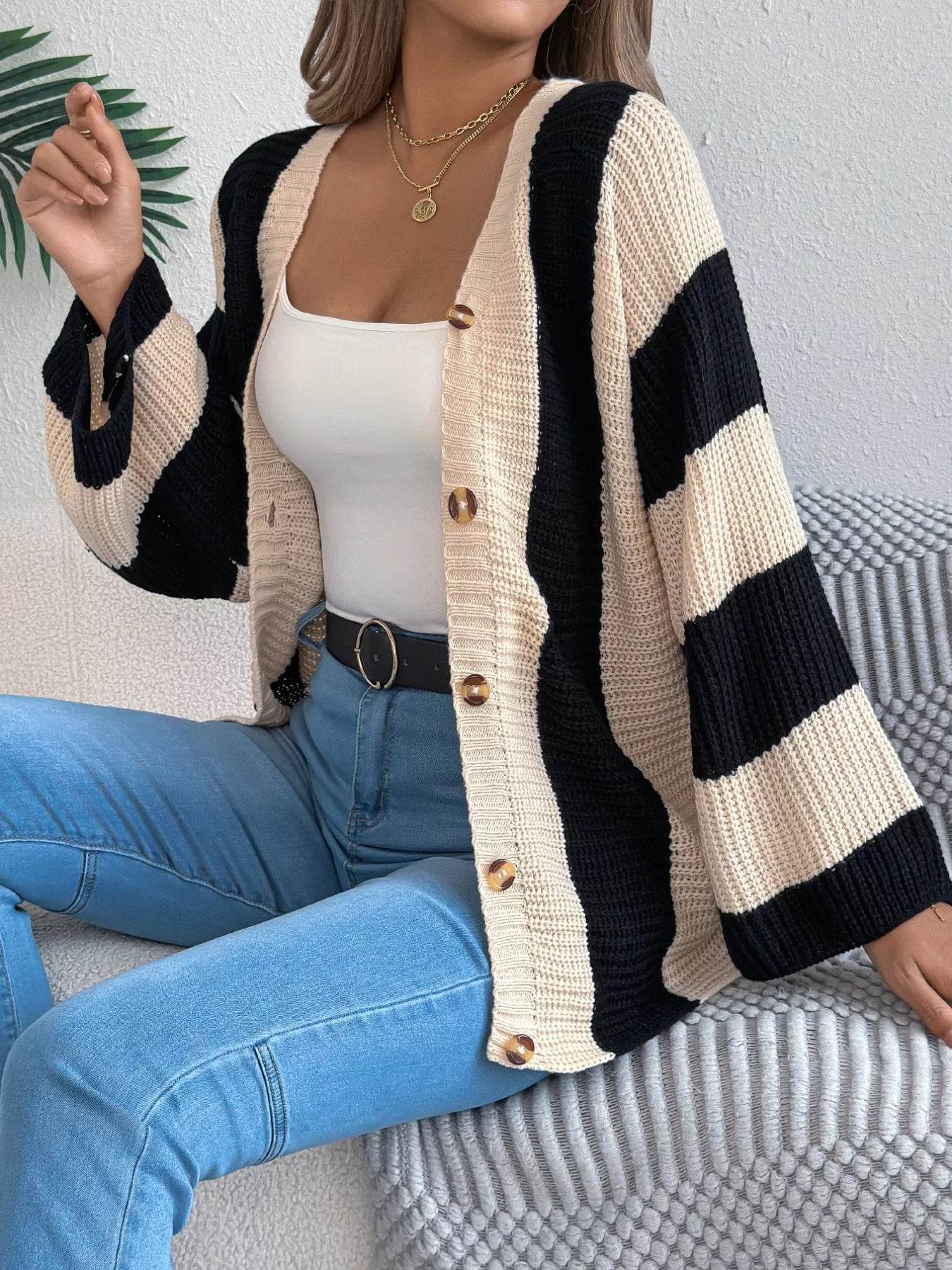 Color Block Button-Up Cardigan - ELY VESSA LLC