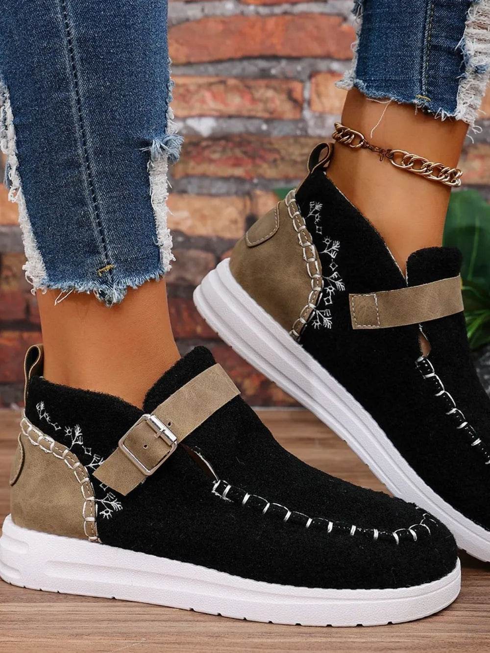 Contrast Round Toe Buckle Sneakers - ELY VESSA LLC