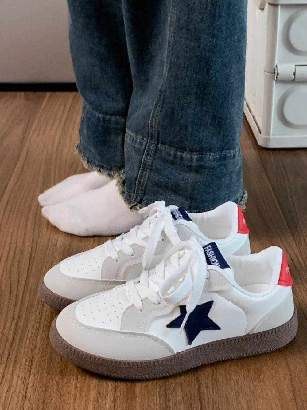 Contrast Star Lace-Up Athletic Sneakers - ELY VESSA LLC