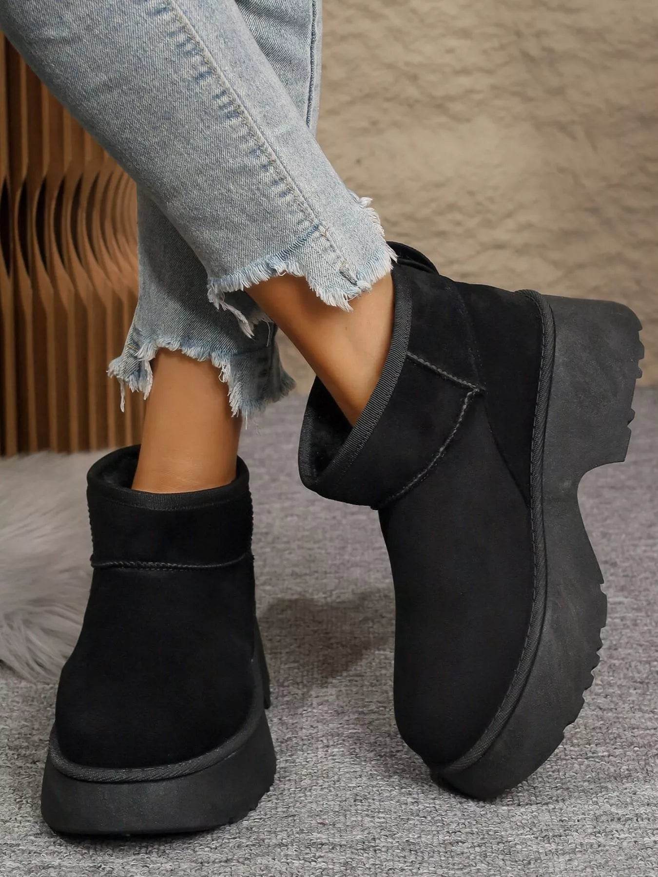 Round Toe Platform Boots - ELY VESSA LLC