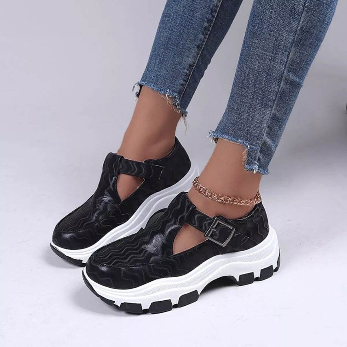 Round Toe Platform Sneakers - ELY VESSA LLC