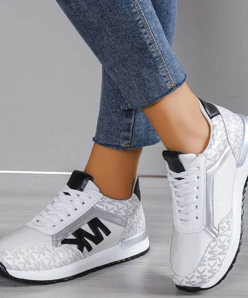 Contrast Lace Up Round Toe Sneakers - ELY VESSA LLC