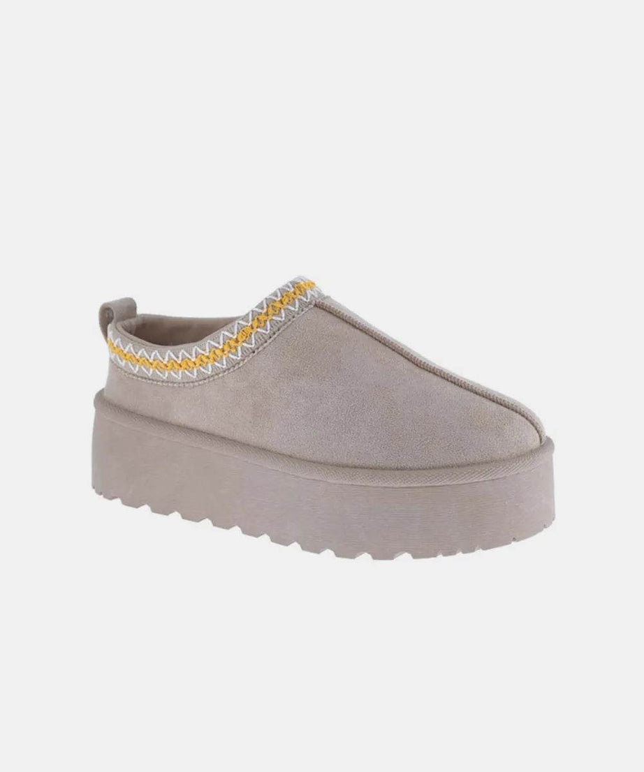 Weeboo Platform Embroidered Trim Slip-On Boots - ELY VESSA LLC