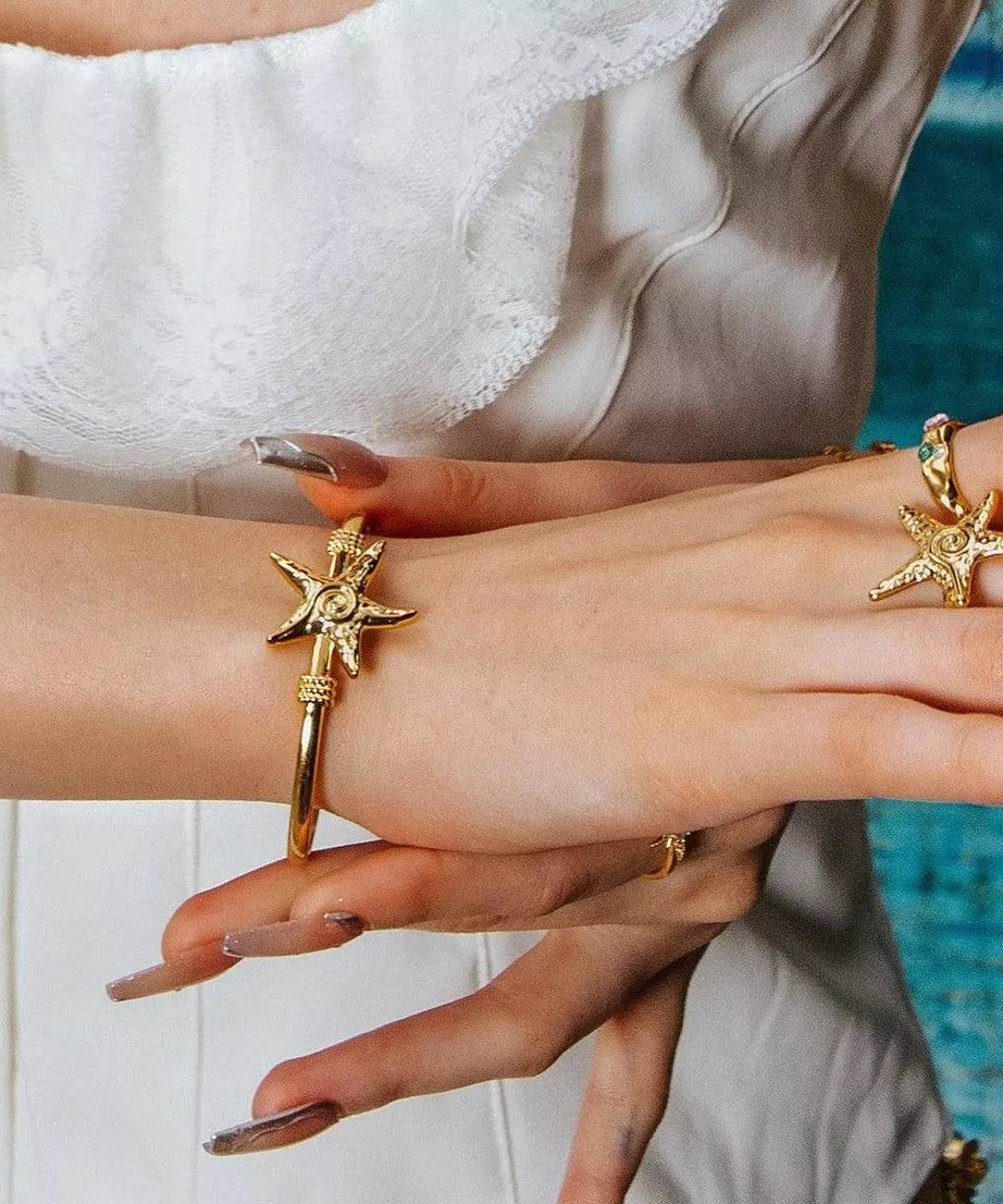 18K Gold-Plated Starfish Open Bracelet - ELY VESSA LLC