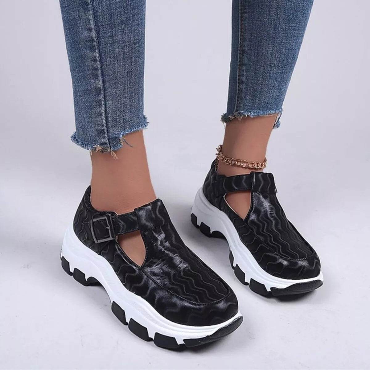 Round Toe Platform Sneakers - ELY VESSA LLC