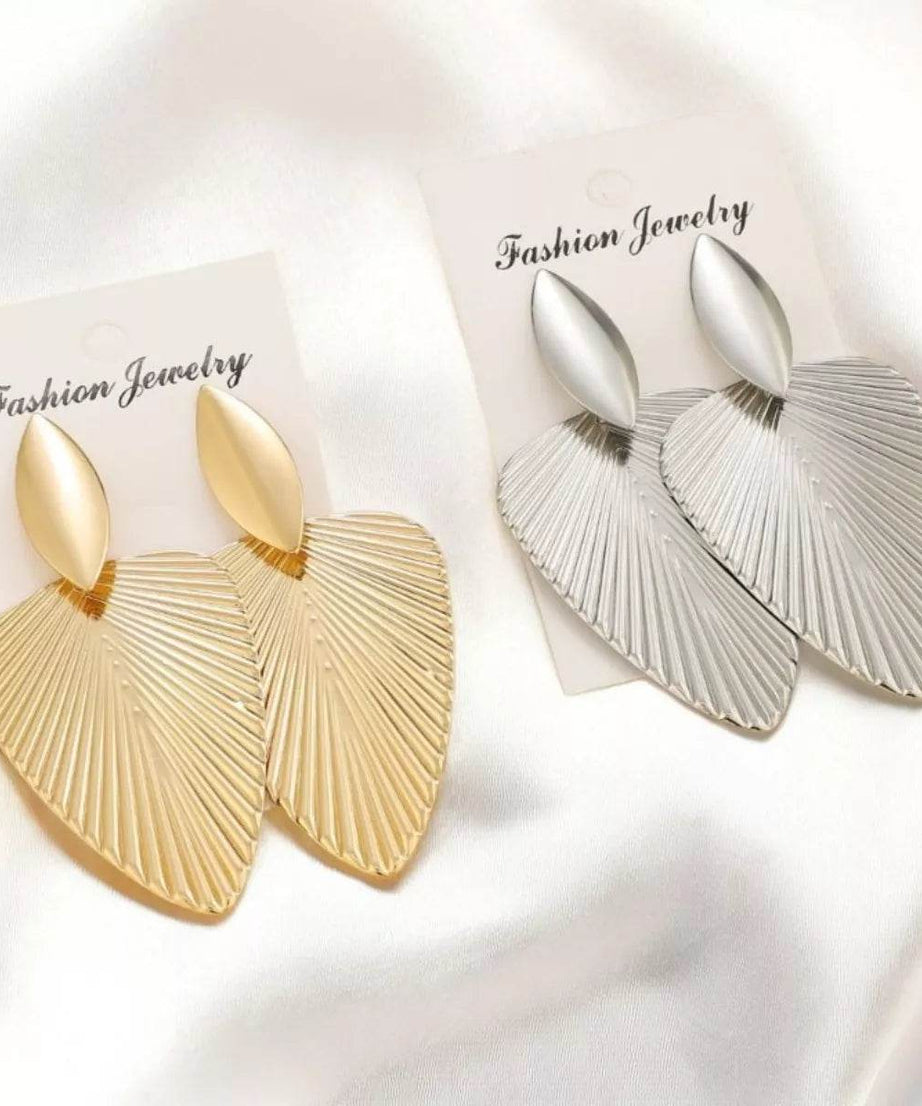 Alloy Textured Earrings - ELY VESSA LLC