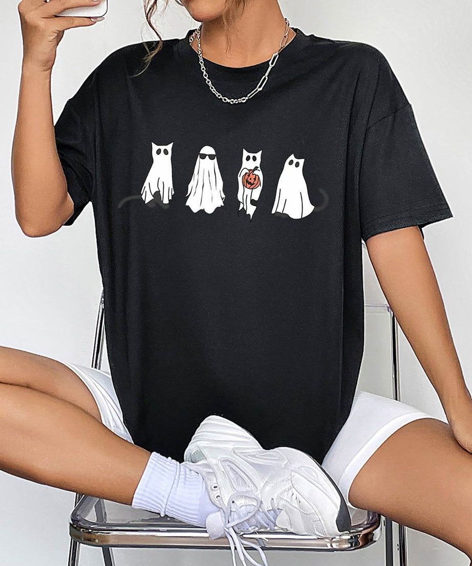 Round Neck Short Sleeve Ghost Graphic T-Shirt - ELY VESSA LLC