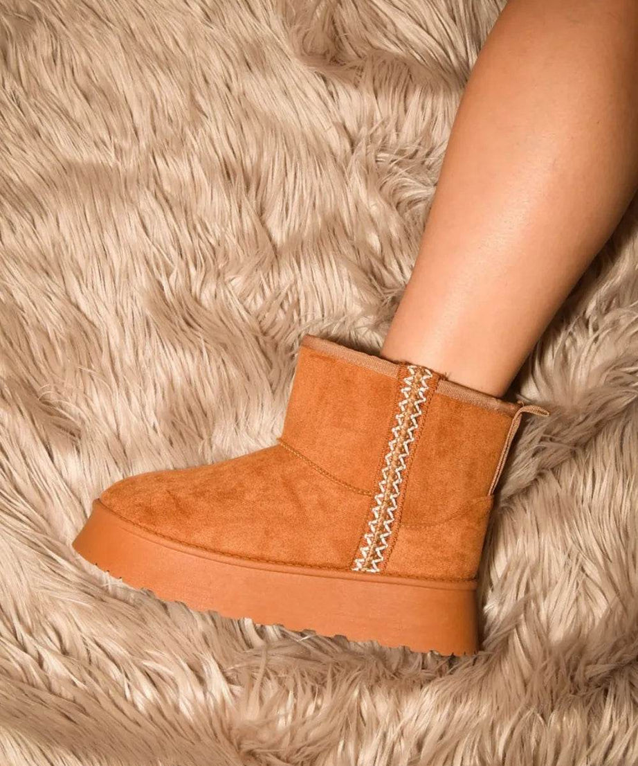 WILD DIVA Round Toe Platform Boots - ELY VESSA LLC