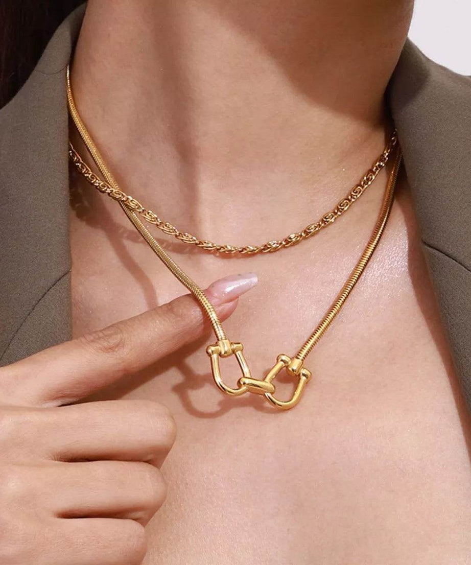 18K Gold-Plated Horseshoe Necklace - ELY VESSA LLC
