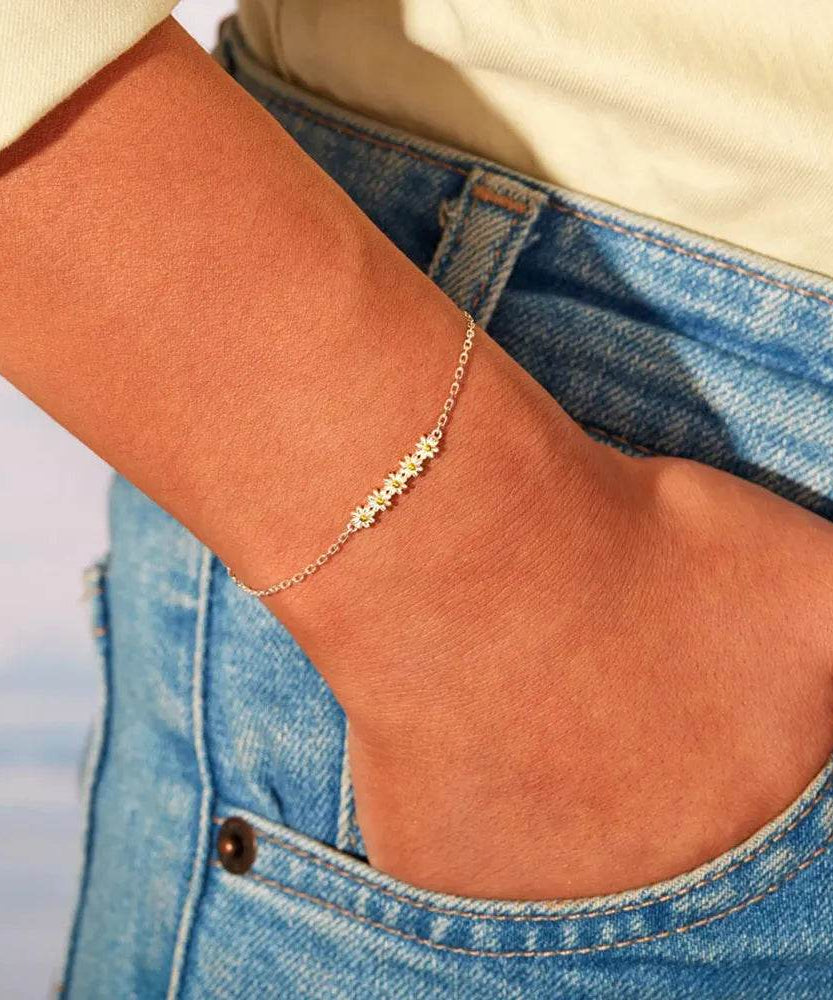 Daisy Shape Spring Ring Closure Bracelet - ELY VESSA LLC