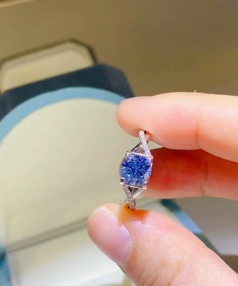 1 Carat Moissanite Crisscross 925 Sterling Silver Ring - ELY VESSA LLC
