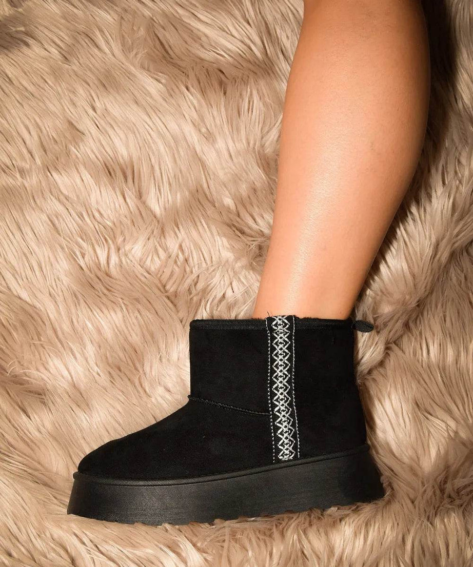 WILD DIVA Round Toe Platform Boots - ELY VESSA LLC
